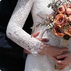 ドレスを着た女性が映っているウェディングフォト